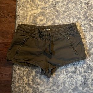 Aritzia TNA cargo shorts